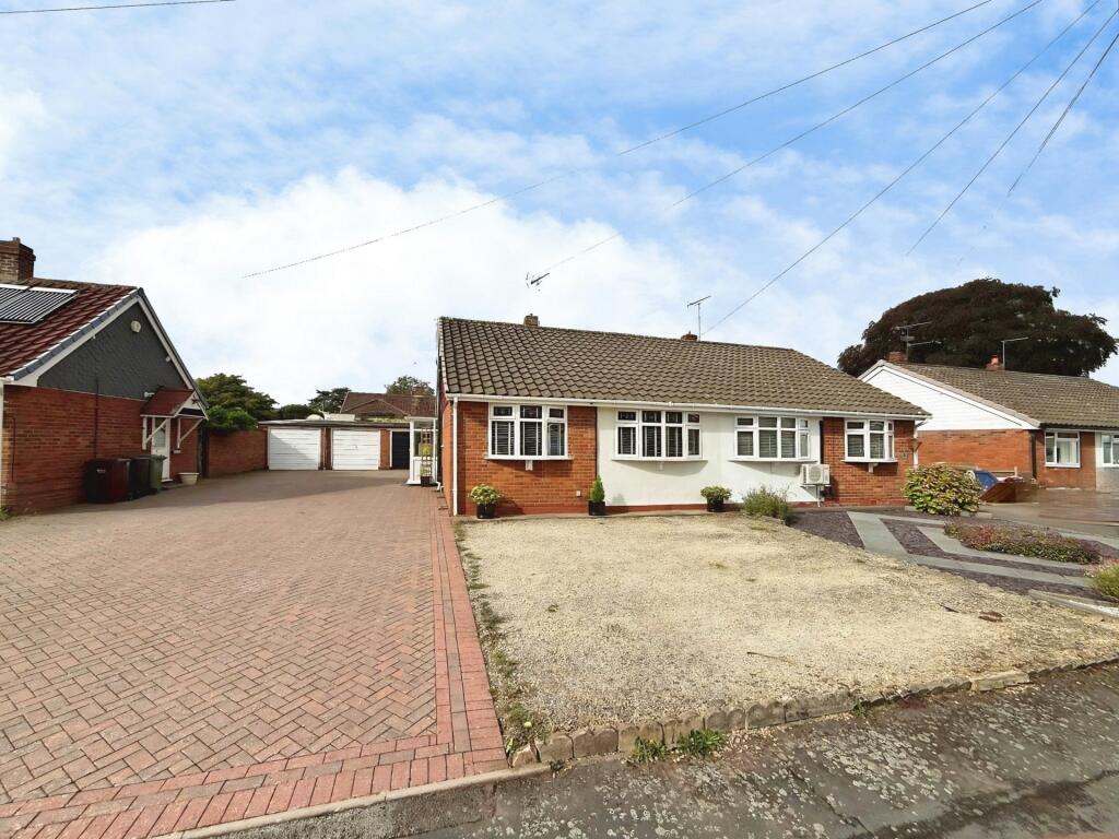 Main image of property: Snowdon Close, Kidderminster, DY11