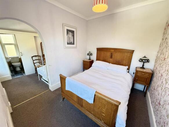 ROOM 3 FAMILY SUITE
