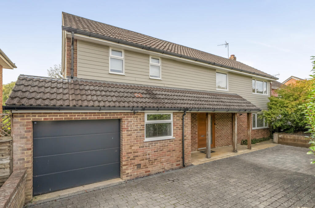 Main image of property: Lakeside, Bracknell, Berkshiref