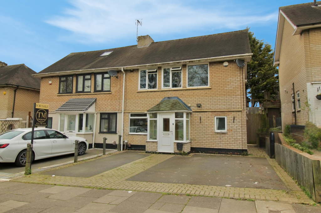 Main image of property: Meadway, Birmingham, B33 8LX