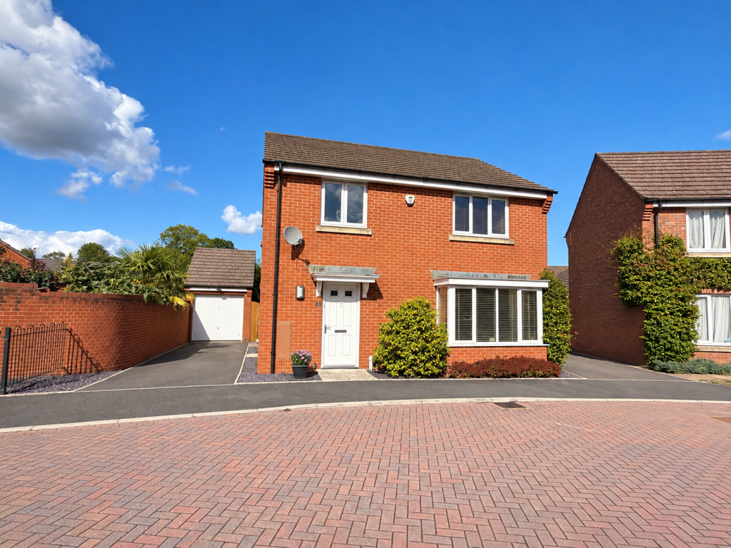 Main image of property: Butterworth Close, Wythall, B47 6AH