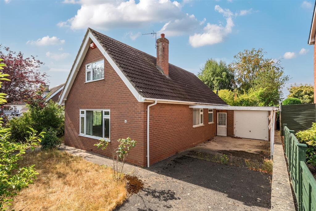 Main image of property: 56 Larkhill Road, Copthorne, Shrewsbury, Shropshire, SY3 8XJ