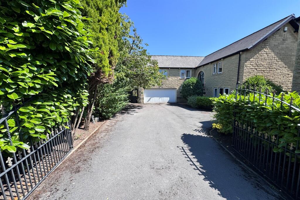 Main image of property: Crossings Meadow, Chapel-En-Le-Frith, High Peak