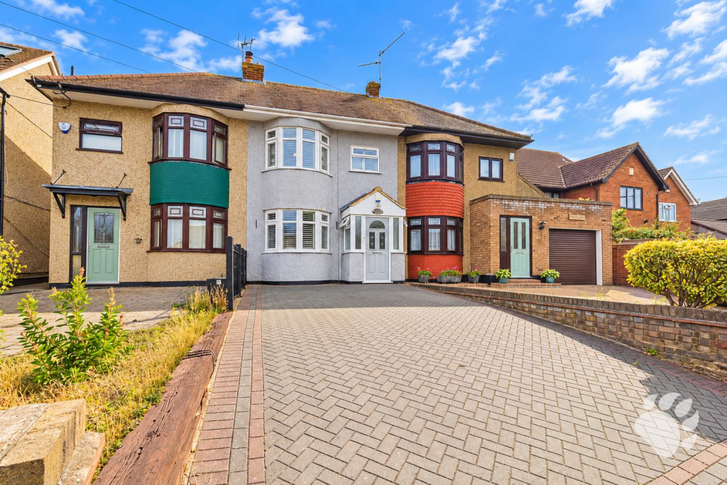 Main image of property: High Road, Laindon, SS15