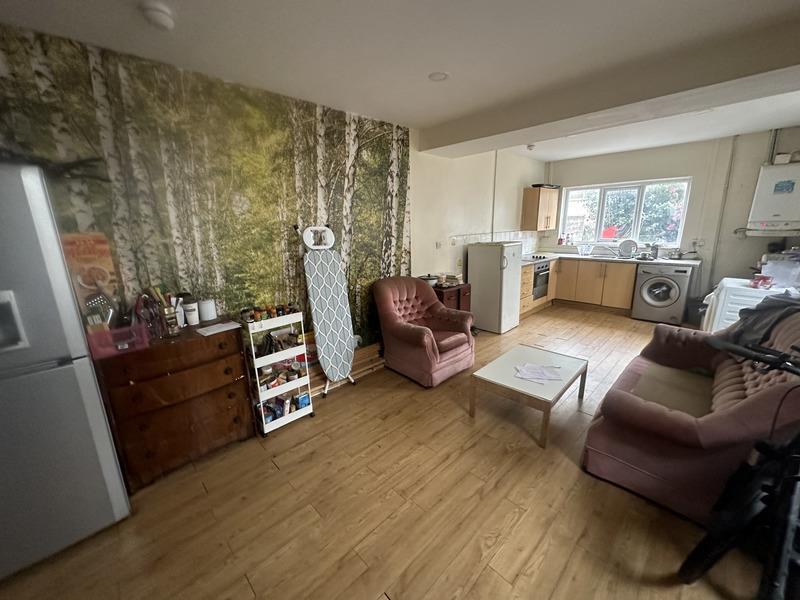 Main image of property: 348, North Road, Maindy, Cardiff