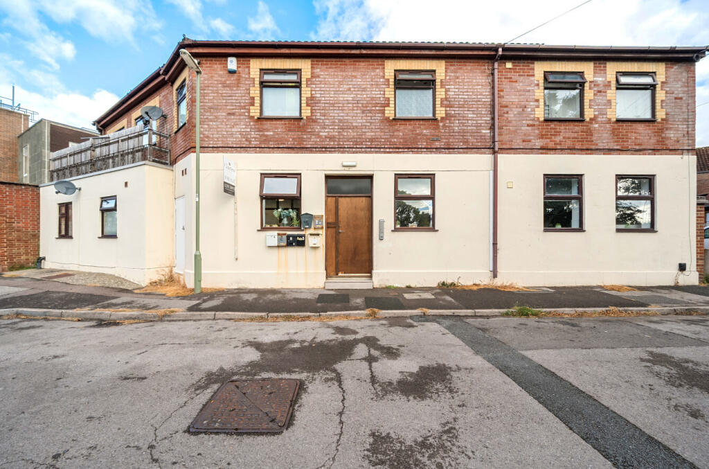 Main image of property: White Hart Road, Gosport, Hampshire, PO12
