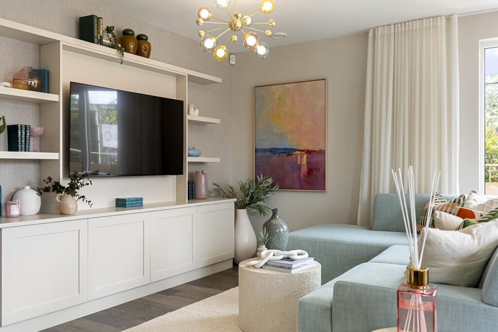 Main image of property: 100 Woodgate Drive,
London,
SW16 5SE