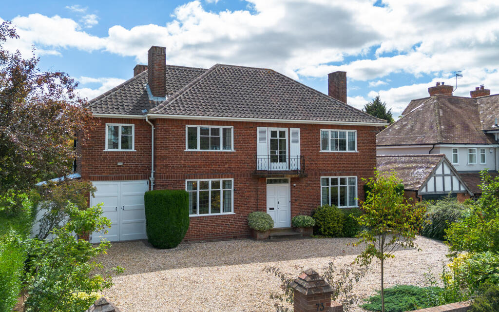 Main image of property: Maidenhead Road, Stratford-Upon-Avon