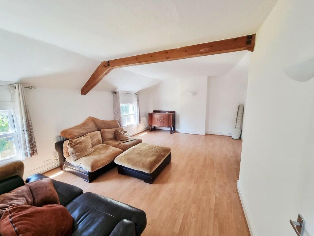 Main image of property: Flat 3 11 Leicester Road, LE8