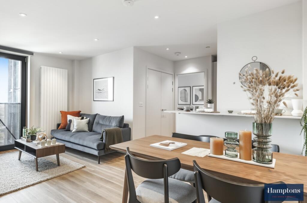 Main image of property: 100a George Street Croydon CR0