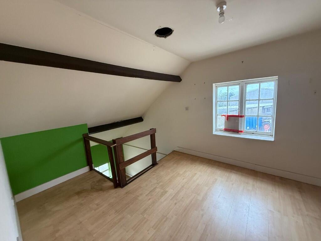 1st floor landing