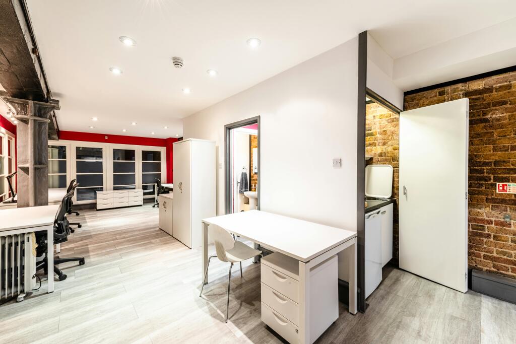 St Saviours Wharf 6  13.jpg