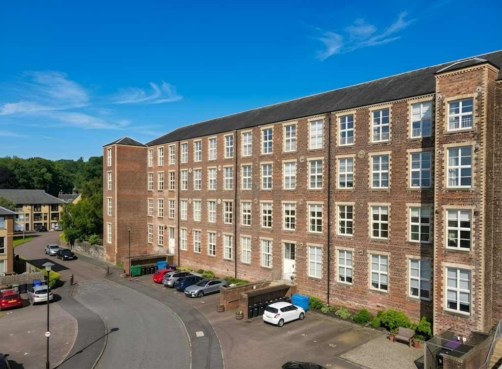 Main image of property: 39 Woolcarders Court, Cambusbarron, Stirling FK7 9RA