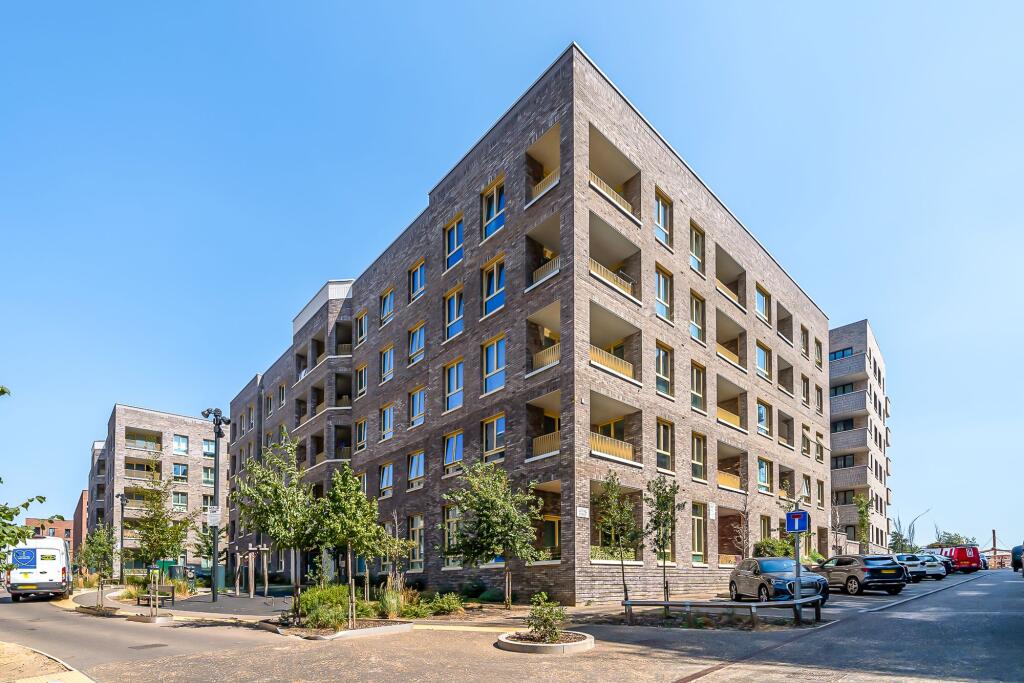 Main image of property: Frogley Park, Bishop Apartments, IG11