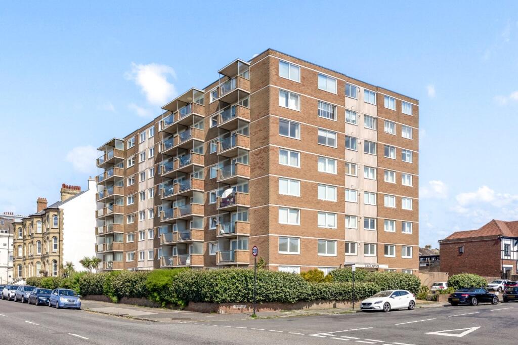 Main image of property: 159 Kingsway, Hove, BN3