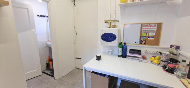 KITCHEN AREA
