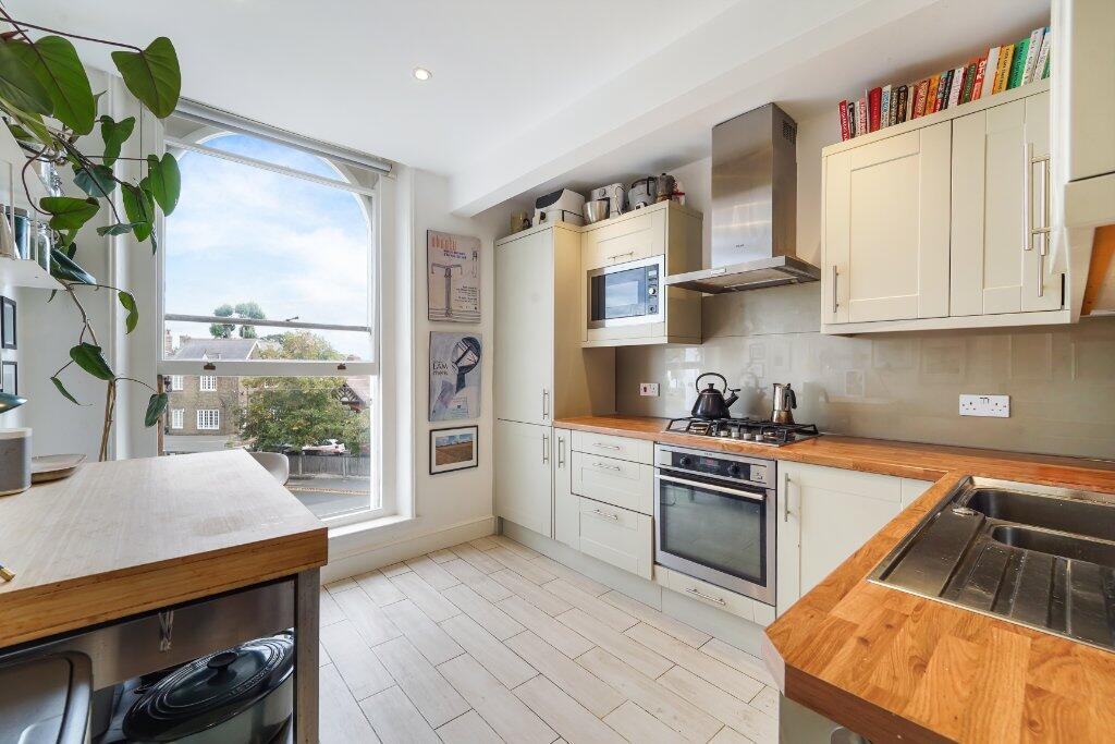 Main image of property: Crooked Billet, SW19