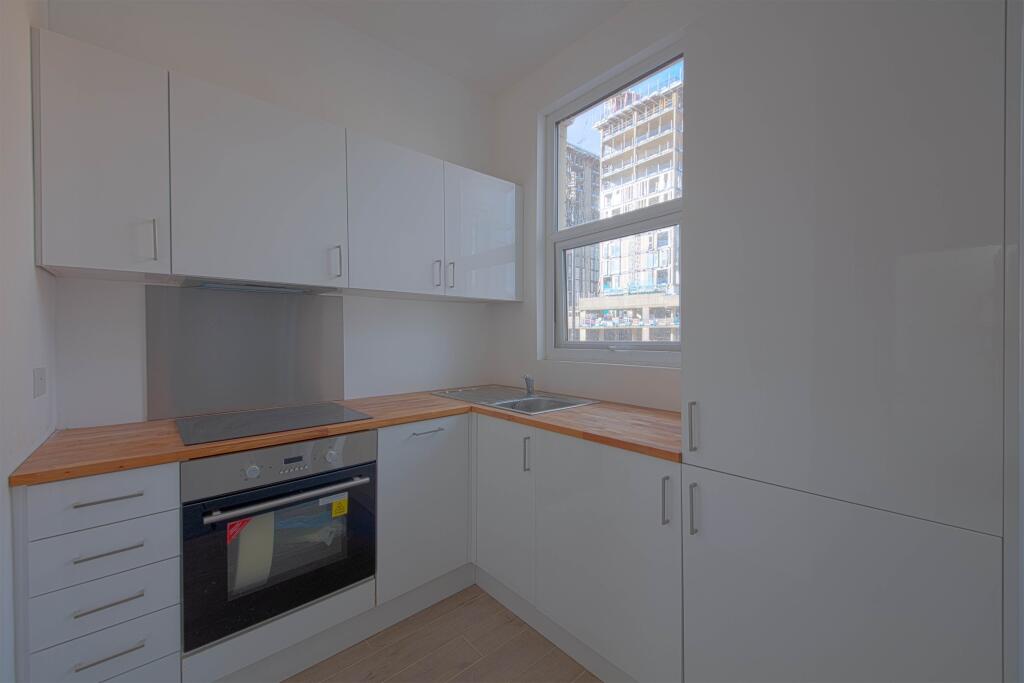 Main image of property: Queen Street, Maidenhead, SL6