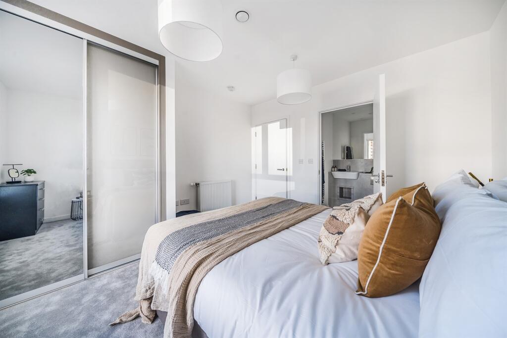 Main image of property: 1 bed, 3rd floor, teal, fresh wharf