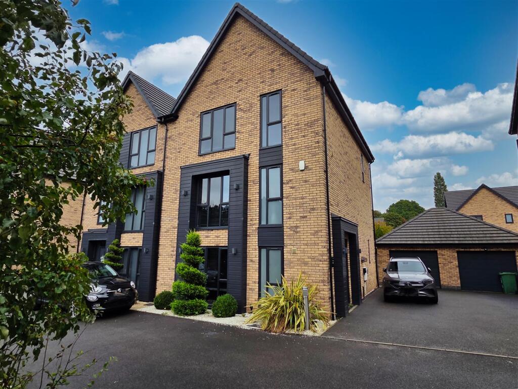 Main image of property: Rockcliffe Grange, Mansfield