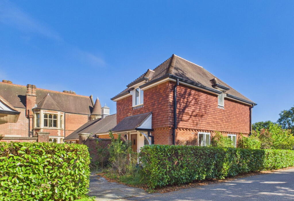 Main image of property: Summers Place, Stane Street, Billingshurst, West Sussex