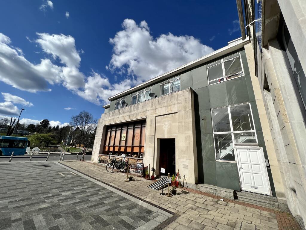 Main image of property: Bank Court, HP1