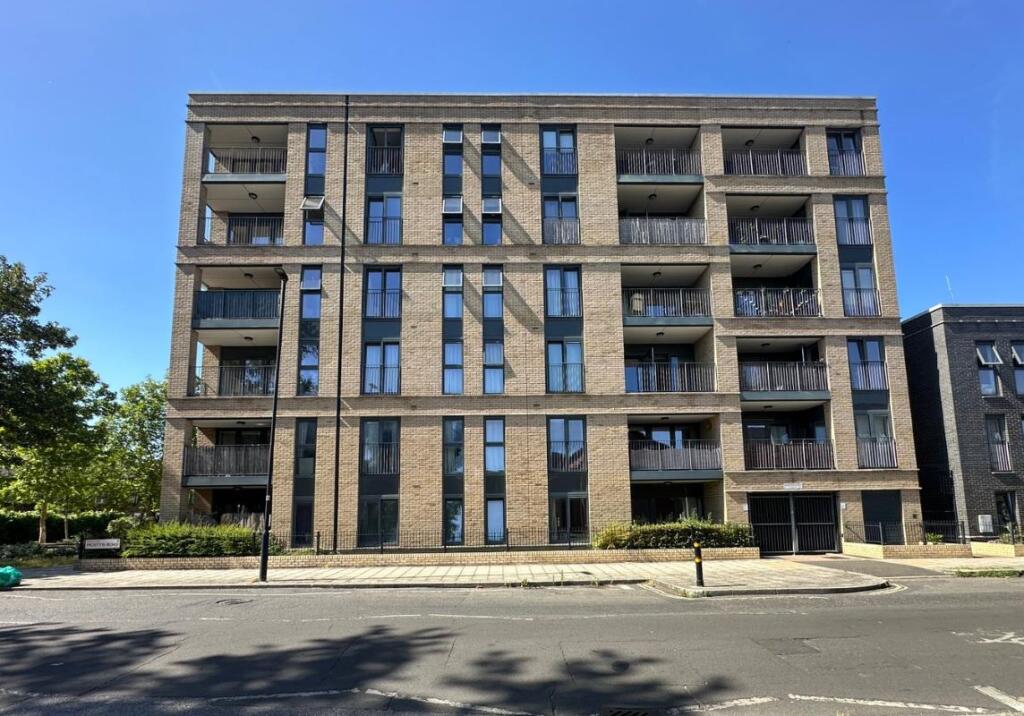 Main image of property: Flat 2, 69 Cowley Road, Brixton, London, SW9 6BY