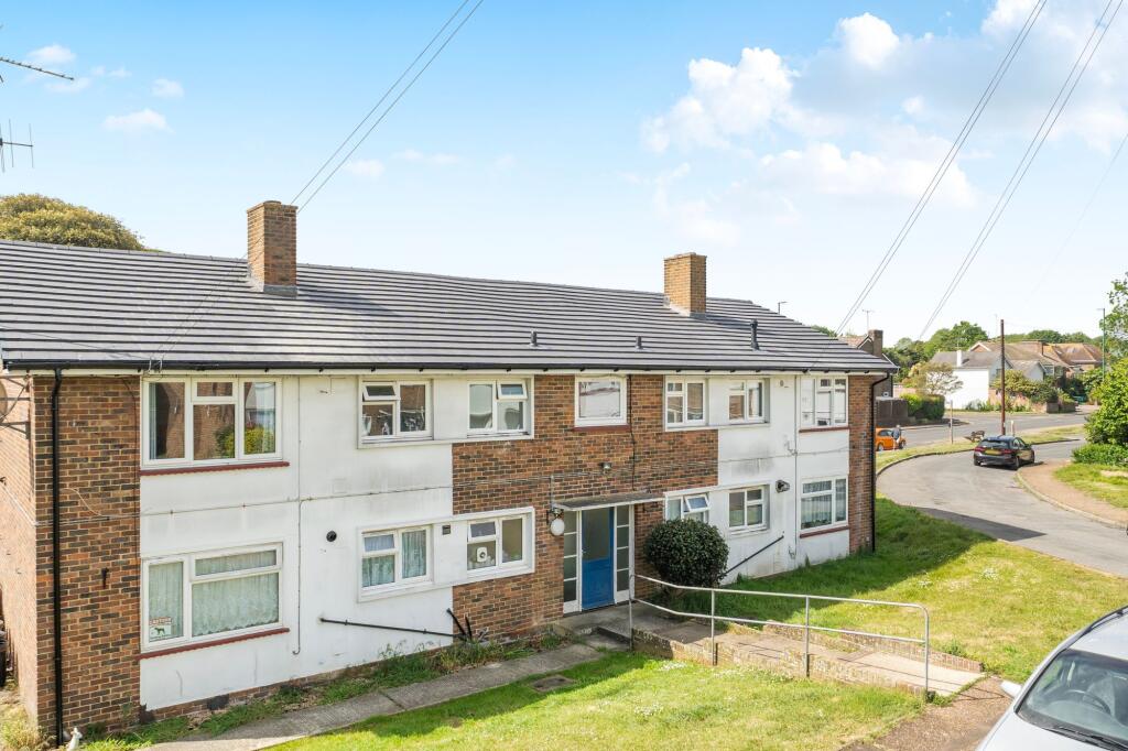 Main image of property: Worthing Road, East Preston, BN16