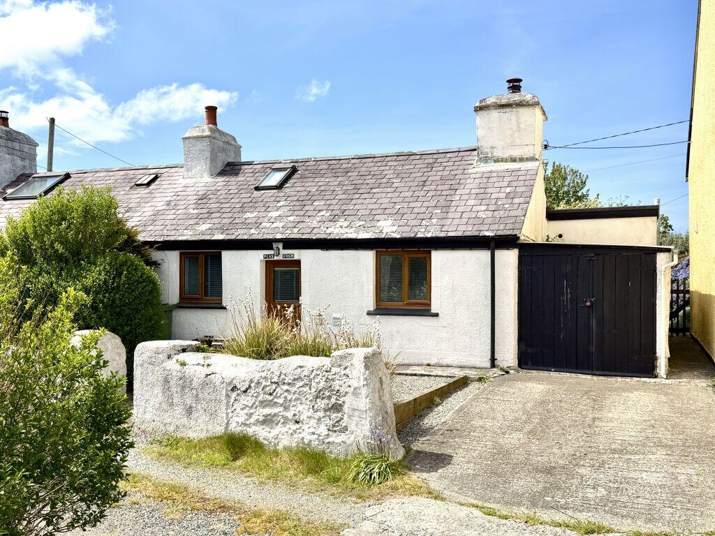 Main image of property: Plas Coch, Llanfair Yn Neubwll