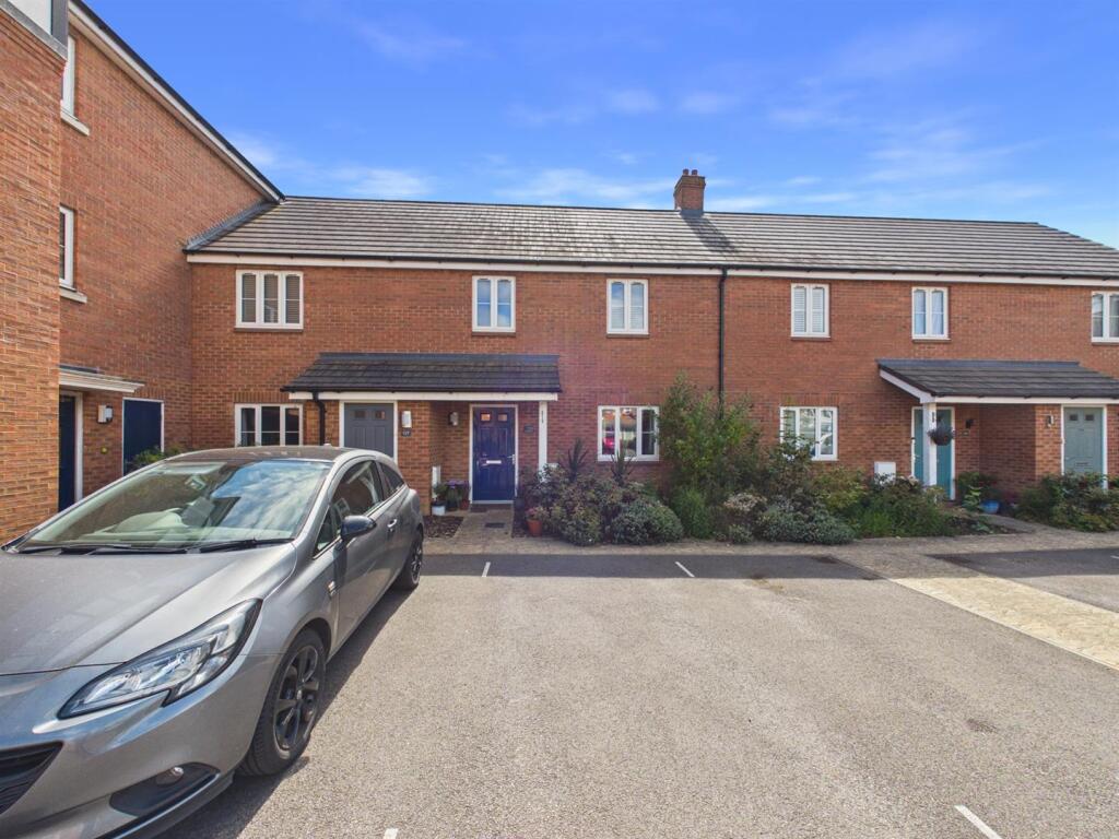 Main image of property: Chappell Close, Aylesbury, Buckinghamshire