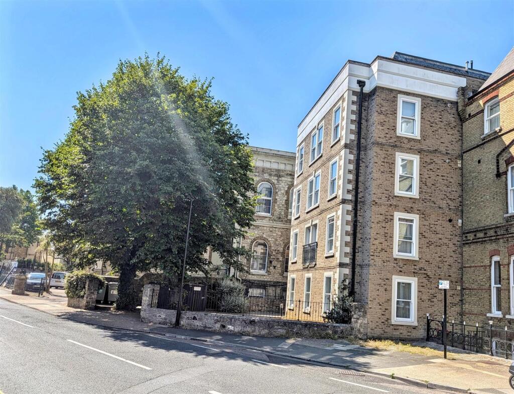 Main image of property: St Thomas Street, Ryde, PO33 2DL