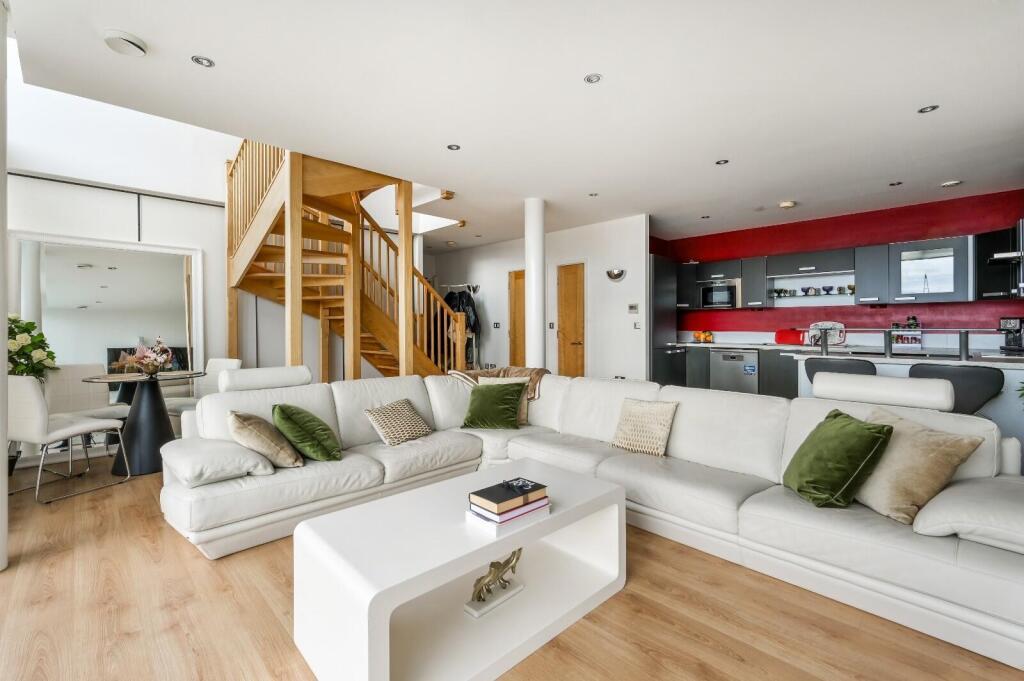 Main image of property: Western Gateway, London