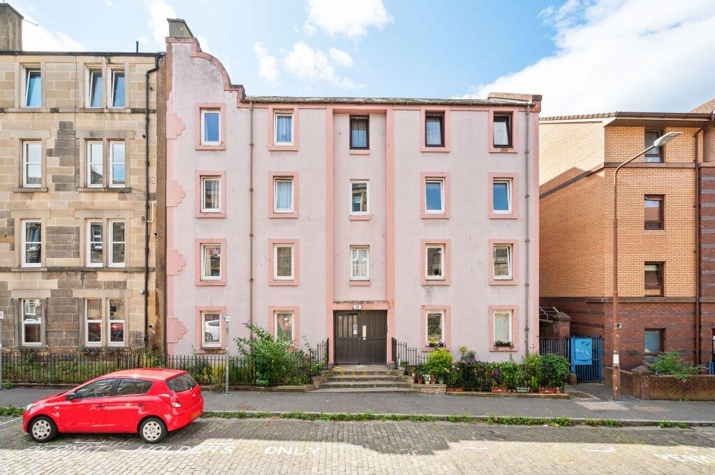 Main image of property: 28/5 Springwell Place, Edinburgh, EH11 2HY