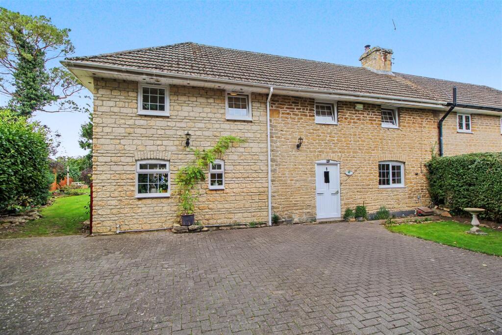 Main image of property: NN14 Corby Road, Stanion