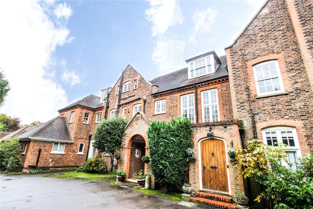 Main image of property: Oatlands Chase, Weybridge, KT13