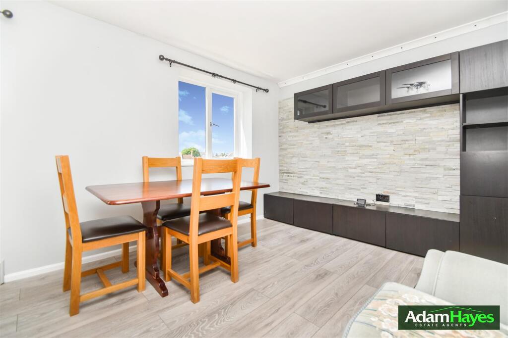 Main image of property: Friern Barnet Lane, Whetstone, N20