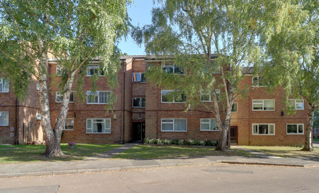 Main image of property: Aysgarth Close, Harpenden, Hertfordshire, AL5