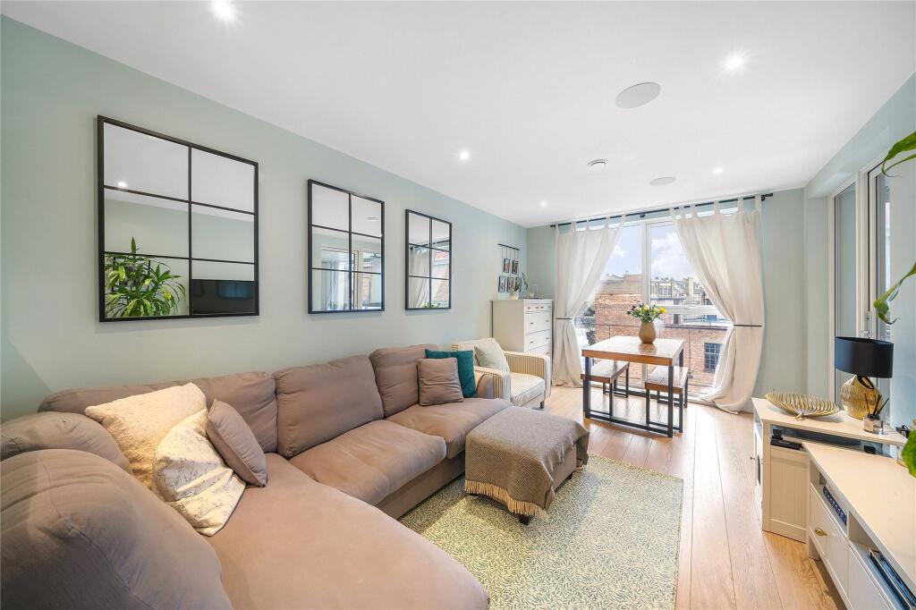 Main image of property: Stockwell Park Walk, London, SW9