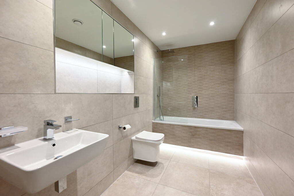 Main image of property: Farnborough Road, Farnborough, GU14