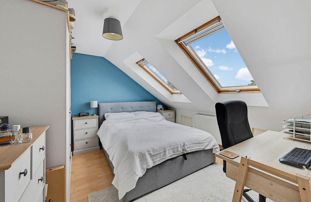 Main image of property: Morland Close, CR4: 2 bed 1 rec 1 bath furn