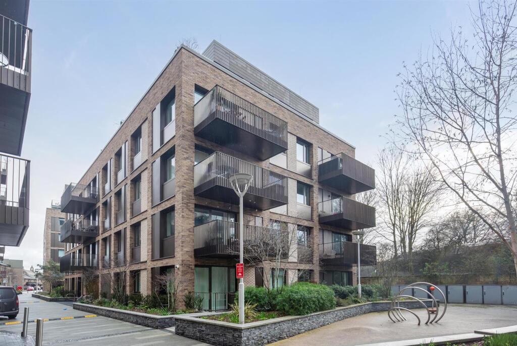 Main image of property: Moulding Lane, London