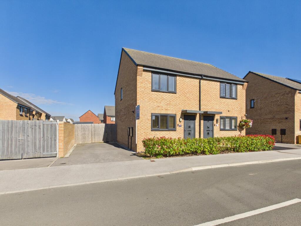 Main image of property: Gypsy Moth Lane, Kingston Upon Hull, HU7 3LQ