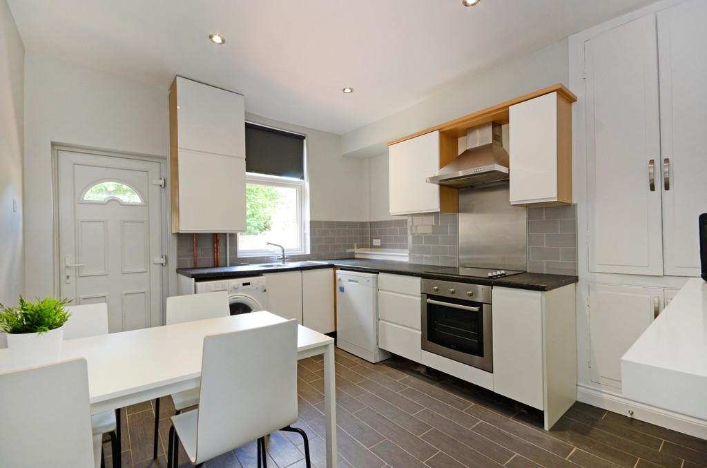 Main image of property: 90 Alderson Road North - STUDENT PROPERTY