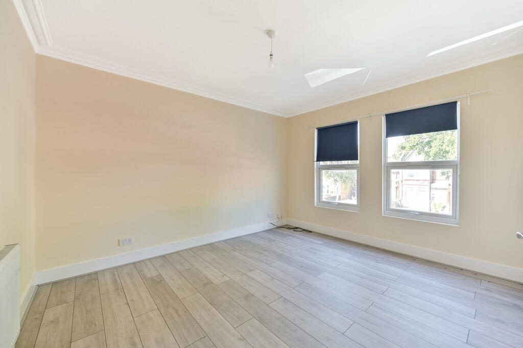 Main image of property: Hanworth Road, Hounslow, TW3 3SN, Hounslow, TW3