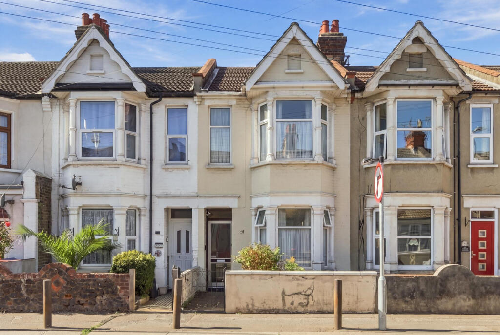 Main image of property: Bournemouth Park Road, Southend-on-sea, SS2 5