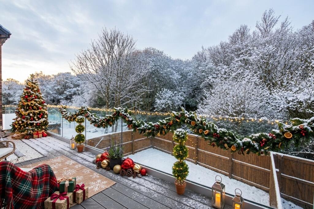 Main image of property: Weir Close, Tyldesley, M29