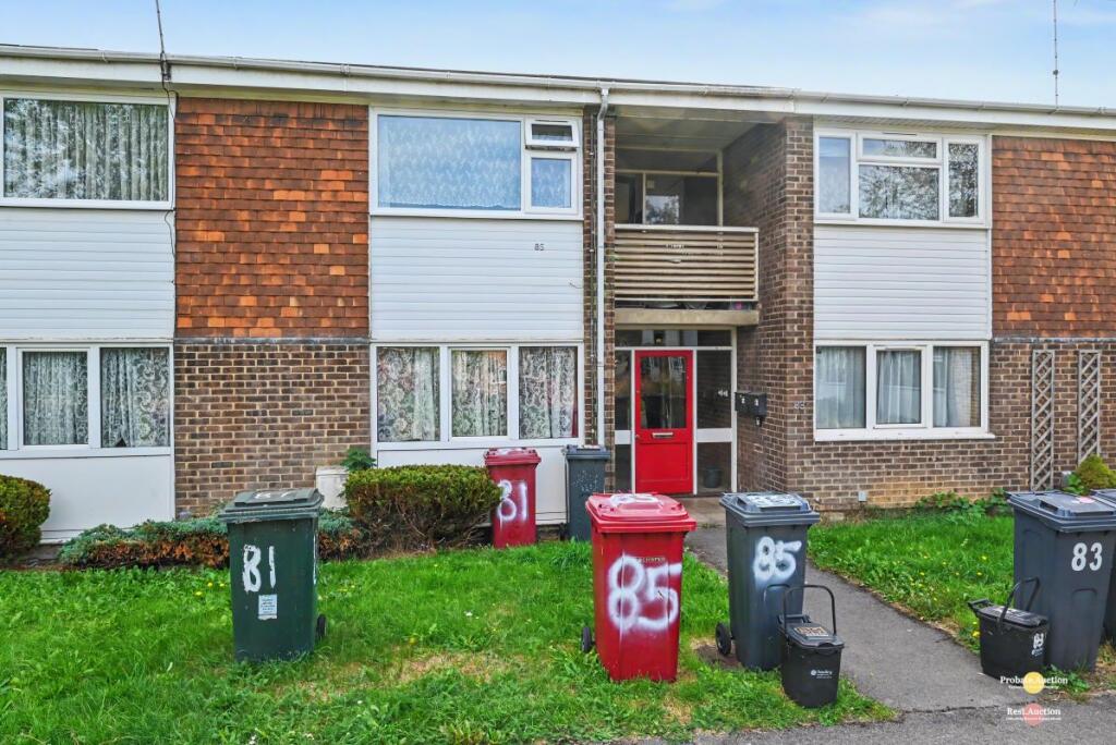 Main image of property: 81 Fulmead Road, Reading, Berkshire, RG30 1JX