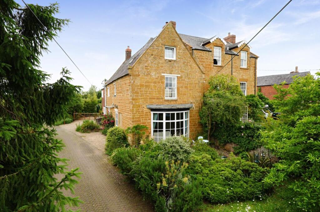 Main image of property: East Street, Long Buckby, NN6