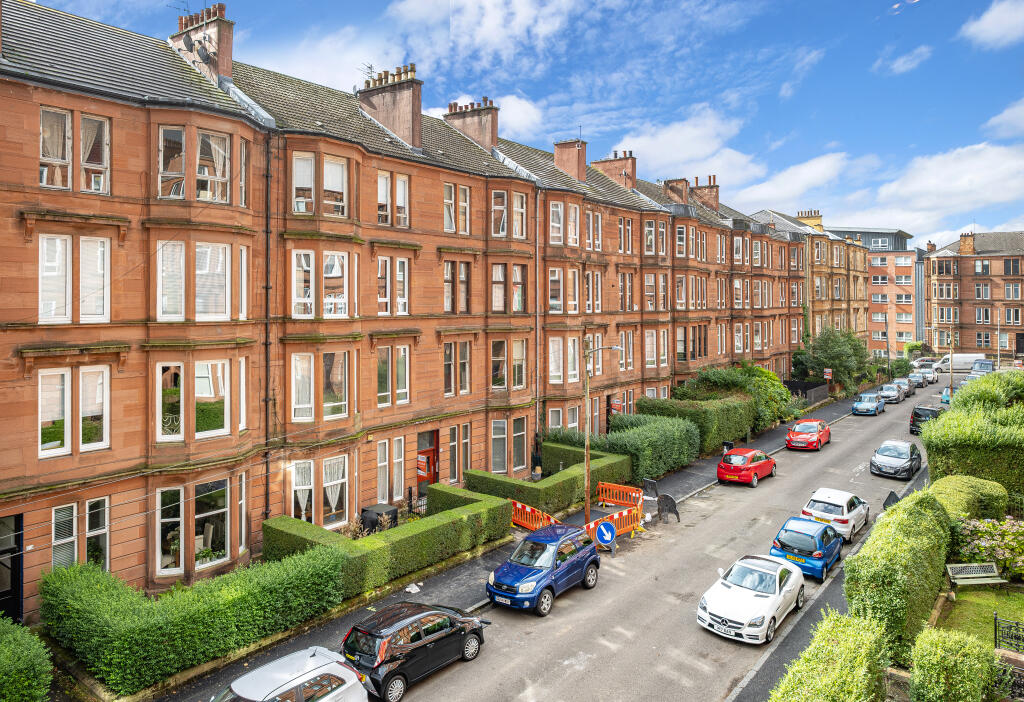Main image of property: Flat 3/2, 62 Garthland Drive, Dennistoun, Glasgow, G31
