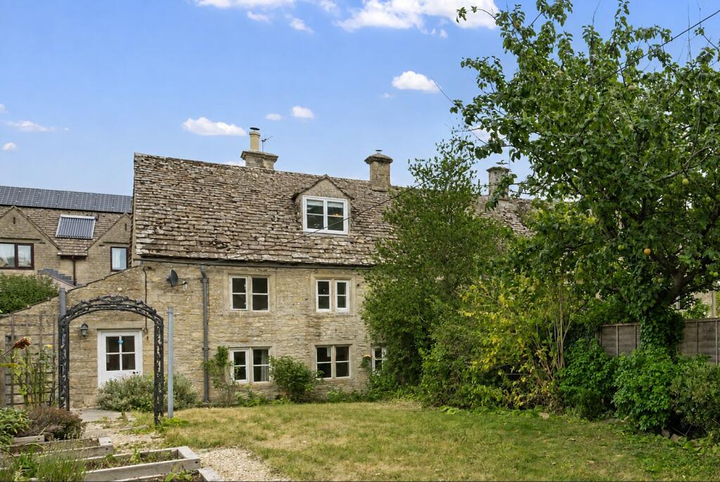 Main image of property: 43 Woodmancote, Cirencester, Gloucestershire GL7 7EF